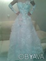 Продам шикарное свадебное платье р.44-48,верх-корсет из атласа на молнии и шнуро. . фото 2