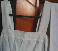 100 % cotton...белый цвет, нарядный сарафан, с вышивкой снизу и сверху.Одето пар. . фото 3