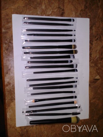 набор кисточек для макияжа - 20 штук в наборе
длина кисточек 15 см. ручки дерев. . фото 1