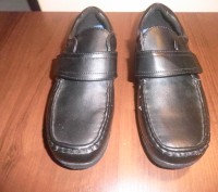 Продам новые мужские туфли черного цвета (кожзам). Застегиваются на липучки, раз. . фото 2