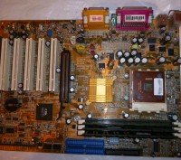 Материнская плата с процессором AMD (1.5-1.7Hhz), Видеокарта GeForce 96mb памяти. . фото 2