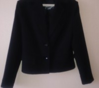 Черный качественный школьный пиджак для девочки состояния нового р.140-146.
Был. . фото 2