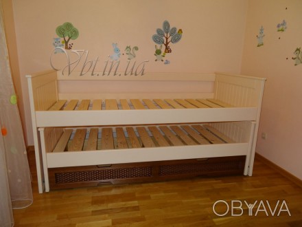 Продам кровать,двухспальную ,для детской комнаты, изготовлена из ясеня,с выдвижн. . фото 1
