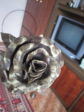 Кованая роза  ручной работы. Ваза бронзовая с красивым узором. Можно отдельно. В. . фото 6