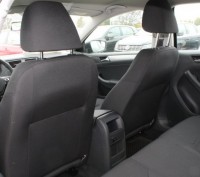 Volkswagen Jetta 1, 8 TSI 
Комплектация: 
-Салон ткань 
-Легкосплавные диски . . фото 9