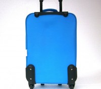 Компактный и функциональный чемодан синего цвета на двух колесах с телескопическ. . фото 3