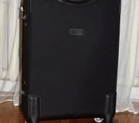 Большой чемодан на четырех колесах "Gupai"

Прочный и удобный чемодан для поез. . фото 6