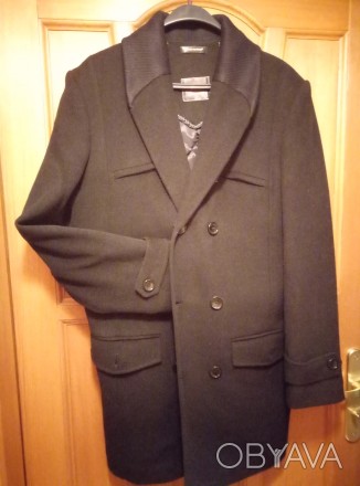 Зимнее мужское пальто на подкладке, прямой силуэт. 80% шерсть. В идеальном состо. . фото 1