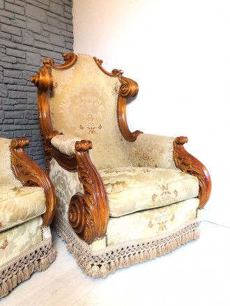 Комплект мягкой мебели из Италии в стиле Барокко Рококо.
Об итальянском качестве. . фото 3