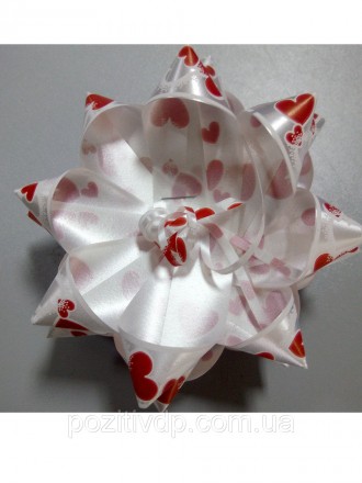 Бантик звёздочка белый красные сердечки
Диаметр 130 мм
Для оформления подарков. . . фото 4