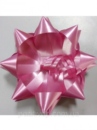 Бантик звёздочка розовый
Диаметр 130 мм
Для оформления подарков. Крепится при по. . фото 2