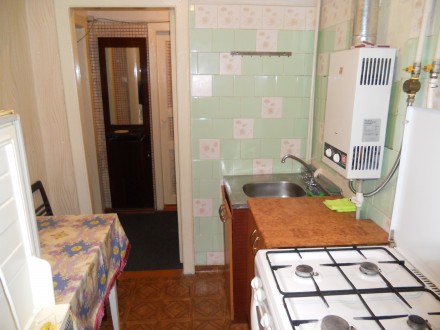 Сдам на длительно 2-х комнатную квартиру для семьи квартира в жилом состоянии ес. Черноморск (Ильичевск). фото 2