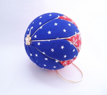 Новогодний шар Кимекоми, авторская елочная игрушка с тканевым покрытием, закрепл. . фото 3