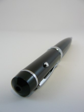 Ручка Лазер с флешкой. Лазерная указка.
Материал: пластик, металл
Размер: 15/1. . фото 5