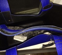 Furla Muse Leather Tote Bag, Blue


Новая, узнаваемая, известная  модель.

. . фото 8