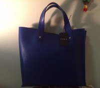 Furla Muse Leather Tote Bag, Blue


Новая, узнаваемая, известная  модель.

. . фото 7