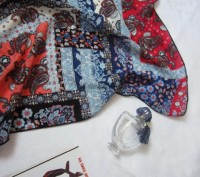 Красивый платок от New Look с разноцветным принтом станет прекрасным дополнением. . фото 3