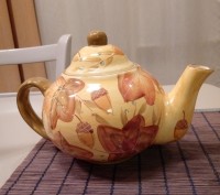 Чайник заварочный из китайского фарфора. Расписан в цветах осени. Высота 14 см, . . фото 2