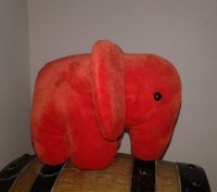 Красивий м"який слоник червоного кольору.. . фото 2