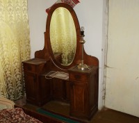 Комород з дзеркалом XIX століття (деревяний) в доброму стані за 15000 грн.
Можл. . фото 2