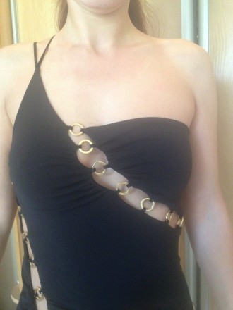 Продам роскошное платье бренда E.LOCO, размер S, с золотыми кольцами, в идеально. . фото 3