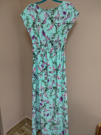 Плаття, в ідеальному стані, одягнуте один раз. Довжина 145 см, ширина під руками. . фото 9