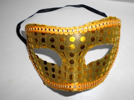Жесткая золотистая маска на маскарад карнавал.  Украшена паетками и тесьмой.. . фото 2