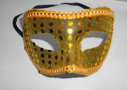 Жесткая золотистая маска на маскарад карнавал.  Украшена паетками и тесьмой.. . фото 7
