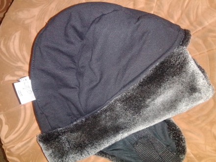 Продам практически новую  качественную детскую зимнюю шапку фирмы  " ADIDAS TECH. . фото 8