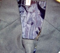 Новый костюм тройка: галстук, пиджак, брюки. Замеры по запросу.Цвет темный.. . фото 3