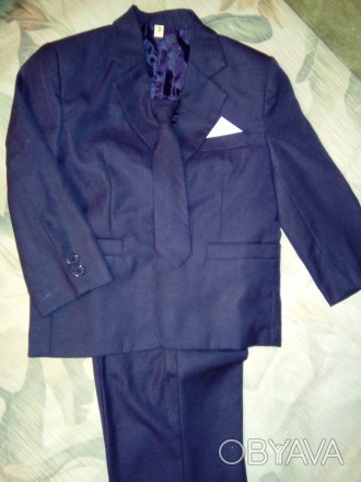 Новый костюм тройка: галстук, пиджак, брюки. Замеры по запросу.Цвет темный.. . фото 1