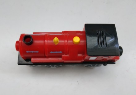 Красный магнитный электрический поезд локомотив Tesco maxim 2004 года
Подойдет . . фото 5