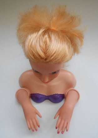Игрушка  голова и руки куклы, манекен для создания причесок, макияжа и маникюра.. . фото 10