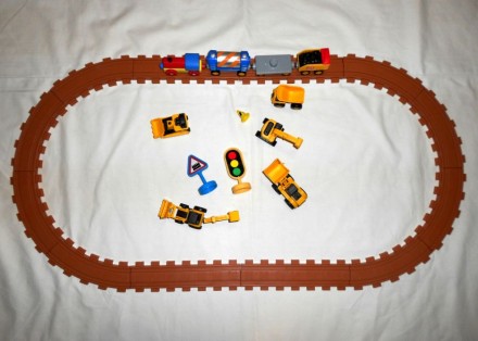 Детская магнитная железная дорога и строительная техника  CAT Toy 
В комплекте . . фото 2