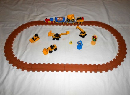 Детская магнитная железная дорога и строительная техника  CAT Toy 
В комплекте . . фото 3