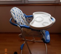 крісло для годування - трансформер, біле з синіми "божими коровками", має ремінь. . фото 6