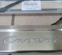 Металические накладки на внутренние проемы порогов с надписью Carrera и подсветк. . фото 2