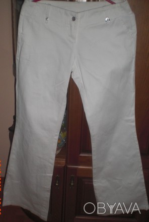 Штани білі
Виробник - Італія
Розмір М.
96% котон, 4 % акріл
Довжина 99 см, т. . фото 1