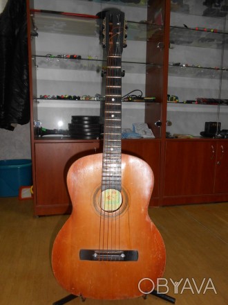 Гитара: Черниговской музыкальной фабрики, шестиструнная. Внешний вид видно на фо. . фото 1