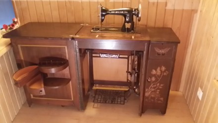 Швейная машина класса 15-80, старый Китай, клон зингера. Деревянная тумба, с рез. . фото 3