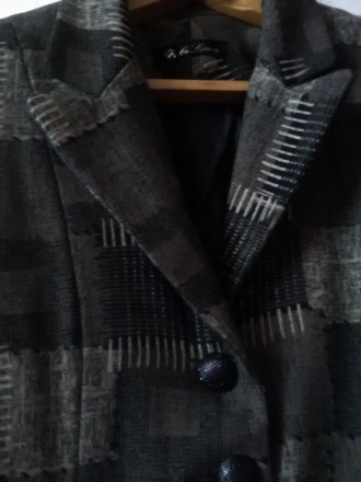 Красивый деловой костюм классического стиля из теплой ткани.Осень-зима.Размер 46. . фото 4