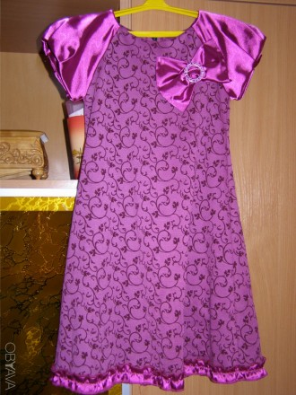 Красивое, аккуратное, велюровое, нарядное платье фиолетового цвета для девочки 7. . фото 2