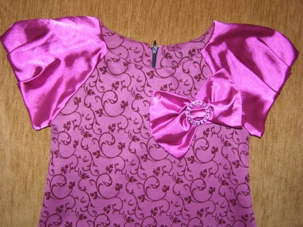 Красивое, аккуратное, велюровое, нарядное платье фиолетового цвета для девочки 7. . фото 4