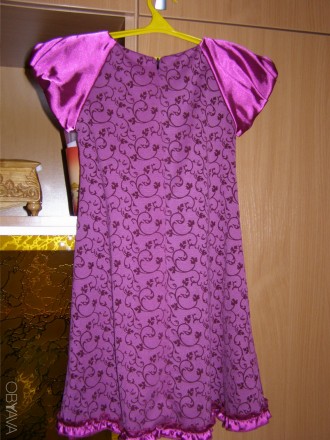 Красивое, аккуратное, велюровое, нарядное платье фиолетового цвета для девочки 7. . фото 3