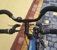 Алюмінєвий міський велосипед на 28 колесах 
Динамо втулка на передньому колесі
. . фото 8