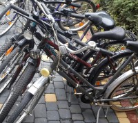 Алюмінєвий міський велосипед на 28 колесах 
Динамо втулка на передньому колесі
. . фото 9