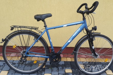 Алюмінєвий міський велосипед на 28 колесах 
Динамо втулка на передньому колесі
. . фото 1