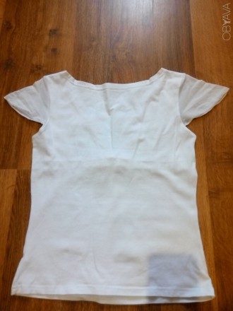 Новая нарядная белая футболочка с атласной отделкой "бантик".
Материал- коттон,. . фото 4