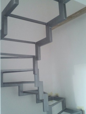 Проектуємо та виготовляємо каркасні металеві сходи. 

тел. 067-354-74-97. . фото 5