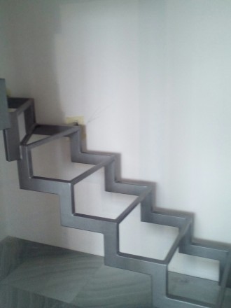Проектуємо та виготовляємо каркасні металеві сходи. 

тел. 067-354-74-97. . фото 3
